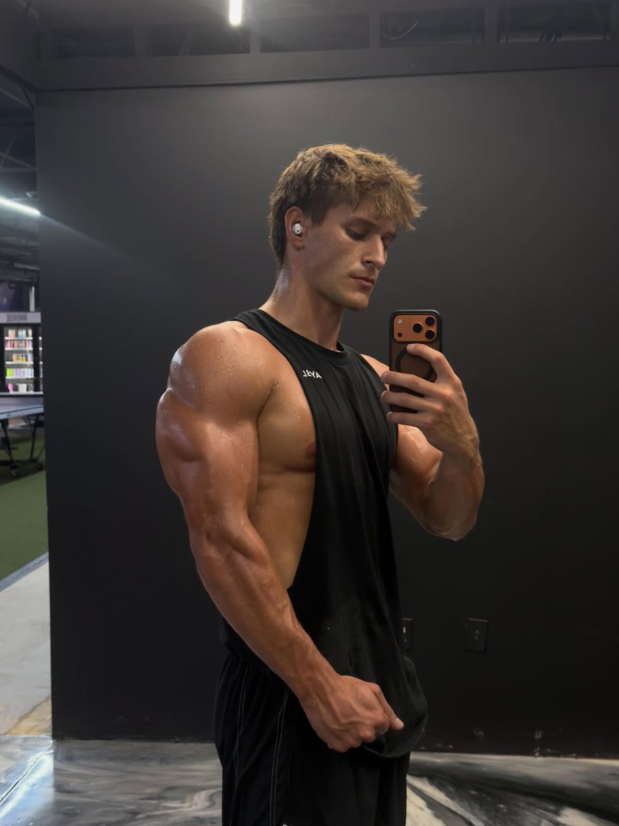 LORDAUSTIN0's tweet photo. Strength speaks louder than words. 💪
Discipline. Control. Respect.
If you can handle that energy, my DMs are open. #ukfindom #usfindom #eurofindom #asiafindom #cashmaster #fag #alphaworship #Paypig
 #AlphaFindom #faggot #cashslave #feetworship #findom https://t.co/ncLvO1SYZe