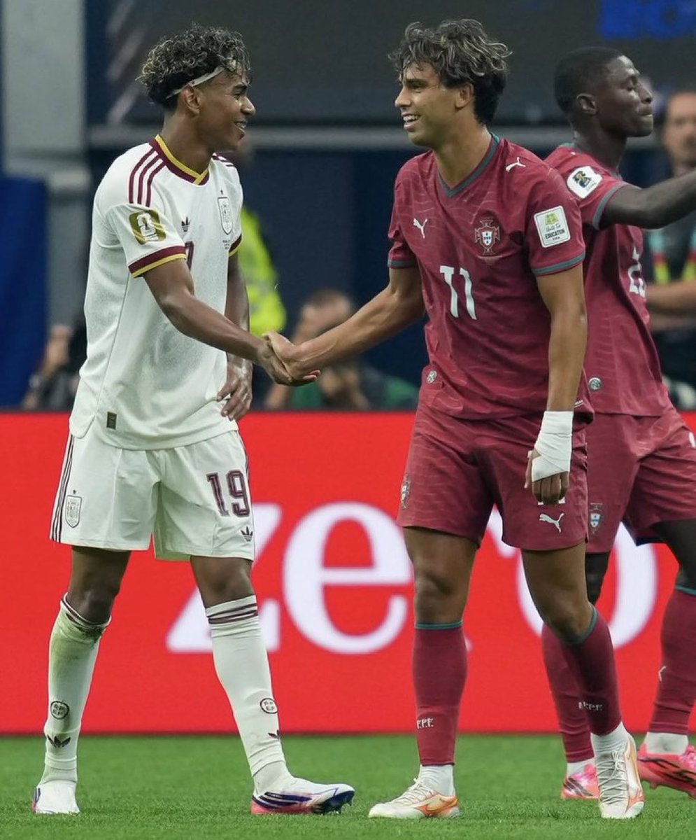 Yamal_Xtraa's tweet photo. 📸 | Lamine Yamal 🤝 João Félix 🤩❤️ https://t.co/2RkdthanjV