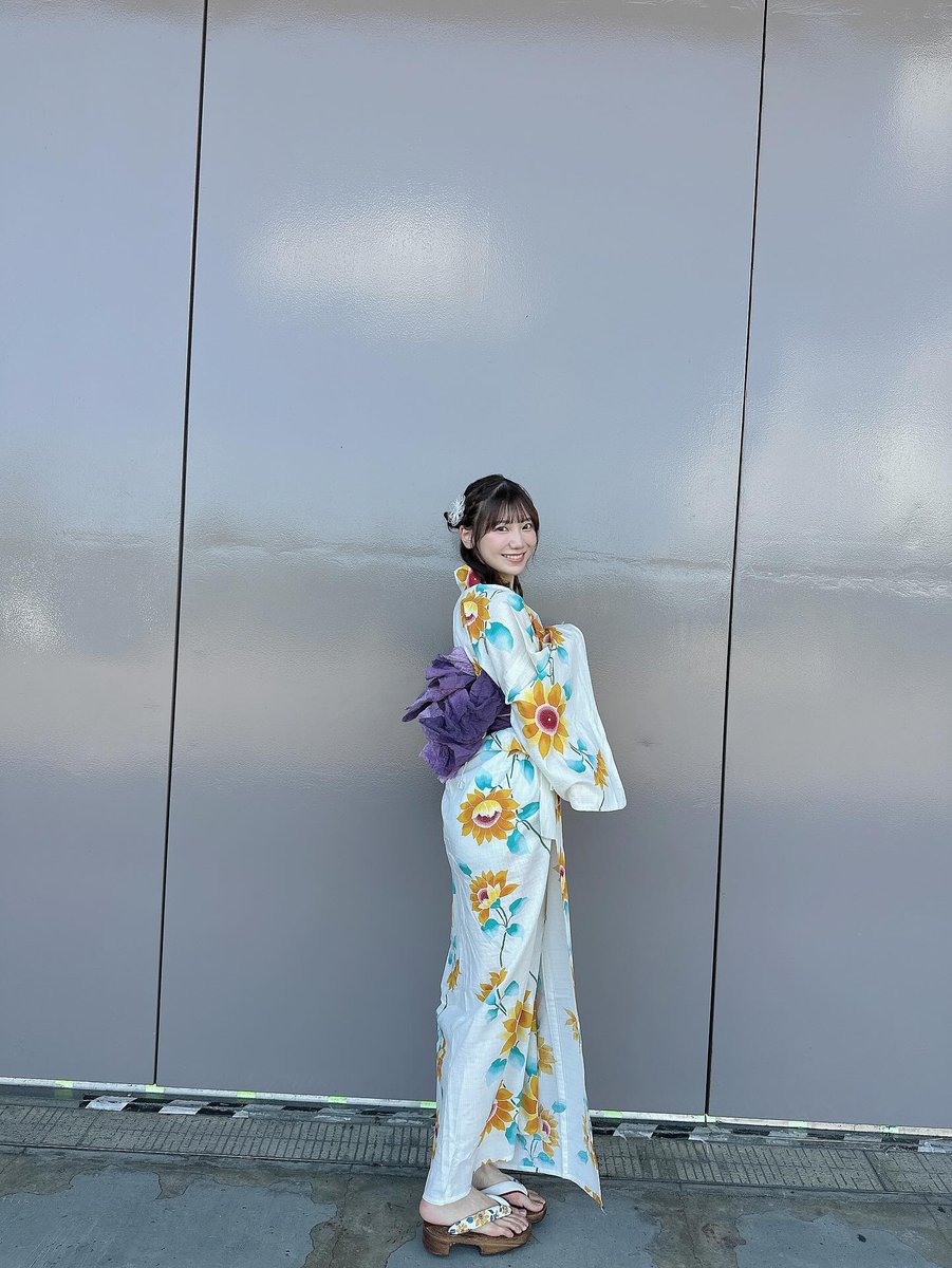 fusaku48's tweet photo. おはようございます☀

今日は七夕🎋
新潟は星空が見られそうです。
浴衣が似合う彼女に、年に一度ぐらいは逢えたらいいなぁ🌠

流れ星に「何処かで逢えますように」と祈ってみよう！

「まず家と職場とパチンコ屋しかない行動範囲を見直しなさい」と言われそう😨(星は何でも知ってるなぁ) https://t.co/wX2o1SteJL