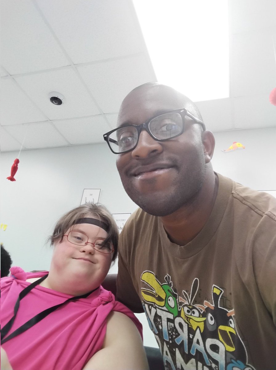 Dionecoleman1's tweet photo. I'm Having Fun At Work Today With My Friends https://t.co/NjbfjiIWgr