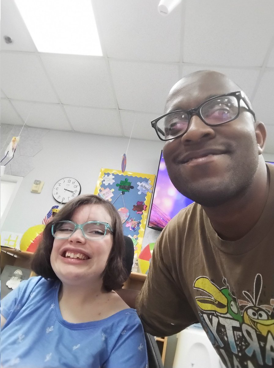 Dionecoleman1's tweet photo. I'm Having Fun At Work Today With My Friends https://t.co/NjbfjiIWgr
