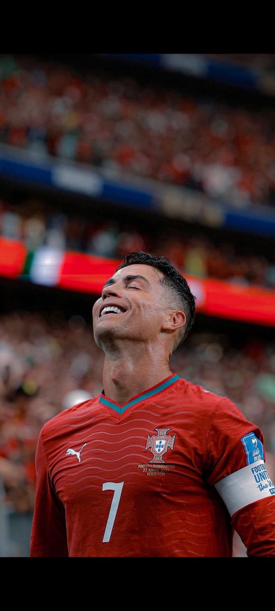 andresholgz's tweet photo. Gracias, @Cristiano 🐐🇵🇹

Hoy no solo termina un Mundial para ti, termina una era. Le diste a Portugal los primeros y únicos grandes títulos de su historia, rompiste récords, marcaste generaciones y convertiste lo imposible en realidad.

Las leyendas nunca se retiran. ❤️⚽ https://t.co/sWpIlMm2FC