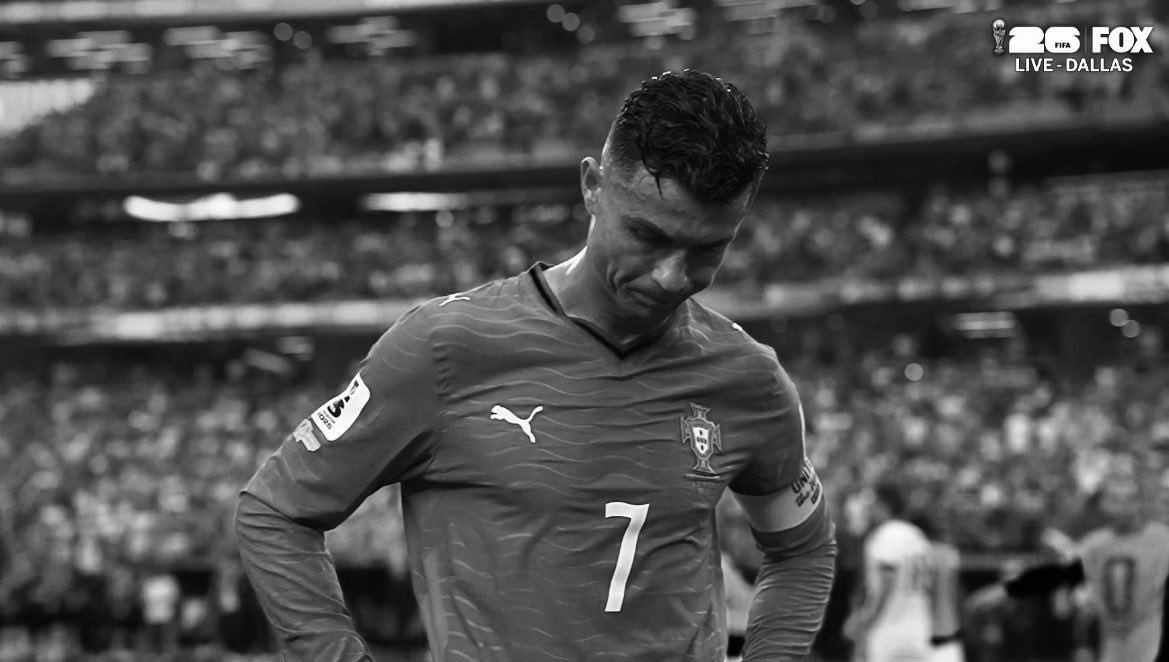 24 #Portuguese tweet media