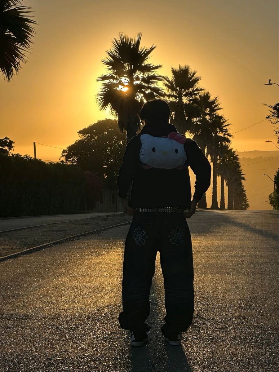 Notyourbadboyz's tweet photo. 🐈‍⬛ https://t.co/AeXPhfLdtE