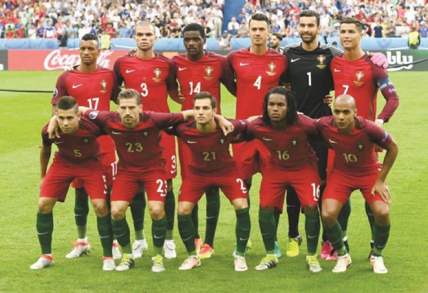 hullf's tweet photo. شكرًا للاقدار اللي جعلت رونالدو يجلب اليورو الغالية مع هذه المجموعة البسيطة والمحدودة 
بطولة بحجم اليورو مكتوبة بأسماء الشرفاء اللي ضحوا لمنتخبهم
اما عن الجيل الحالي ؟ عاهات فاقدين للرجولة 
كارثيين ومتخاذلين وكأنهم مغصوبين على اللعب لمنتخبهم
بالملعب يتنافسون مين الاسوأ ومع انديتهم توب ٣ بالعالم 
أتمنى لكم اسوأ الايام انا عدوكم من اليوم
وتلك المجموعة سيذكرها كل البرتغاليين عكسكم يانكرات
حتى الامم جلبها رونالدو وجابها لكم يخرب ياعاهات