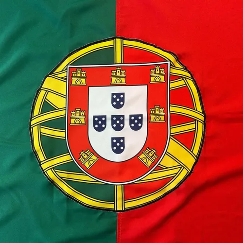 poptime's tweet photo. 🚨 Cristiano Ronaldo encerra sua trajetória na Copa do Mundo, sem NUNCA ter alcançado o título, após derrota contra Espanha nas oitavas de final.

Neymar, temos visitas. https://t.co/gtpcrYT04H