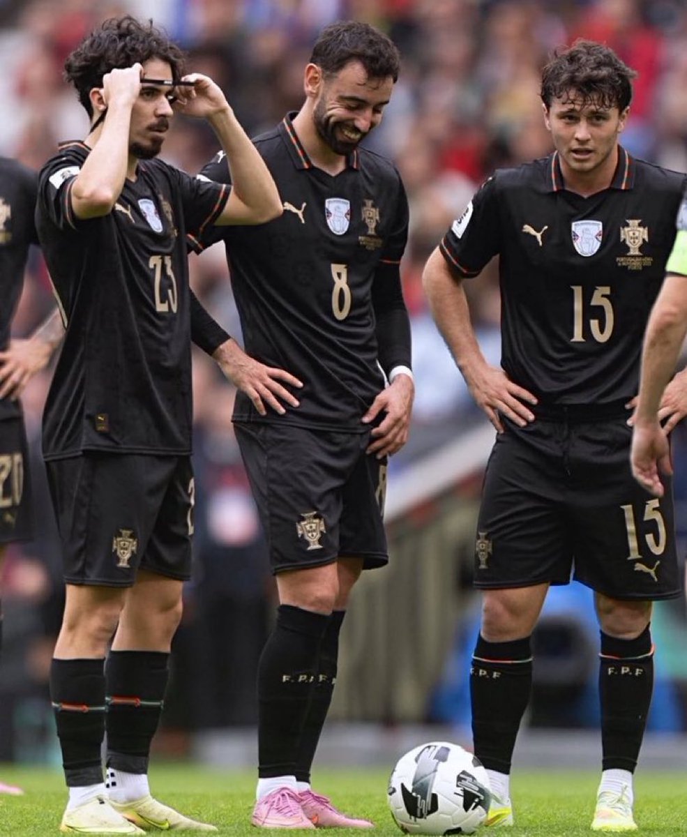 Lyanco_2's tweet photo. Elite midfielders? Only for their clubs 🤷‍♂️
All three look lost, slow and useless in Portugal colours.
Biggest flop trio of this World Cup. 
 
 #PortugalOut #WorldCup2026 #MidfieldFailure #FootballDebate https://t.co/J4rUp76lFM