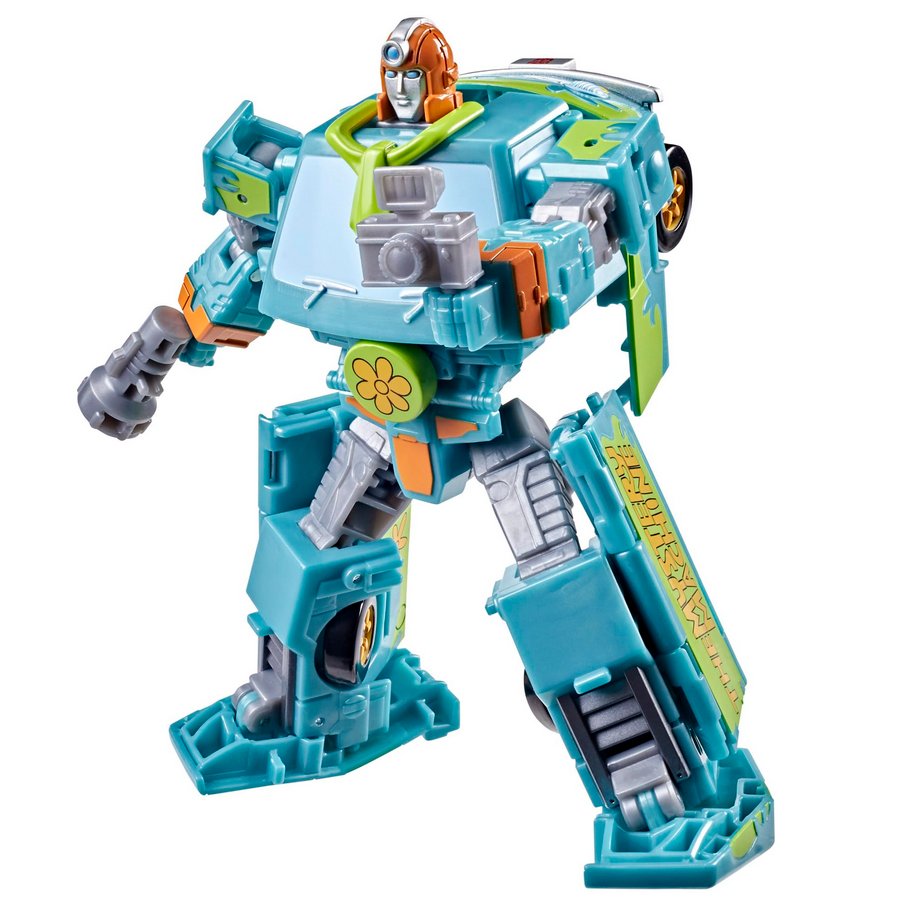 TFsource's tweet photo. First look at the upcoming Transformers x Scooby Doo Collab Mysterious Prime and Automutt!

 #Transformers #ScoobyDoo #TransformersToys #ScoobyDooFans #TFSource https://t.co/BNjzUedj5n
