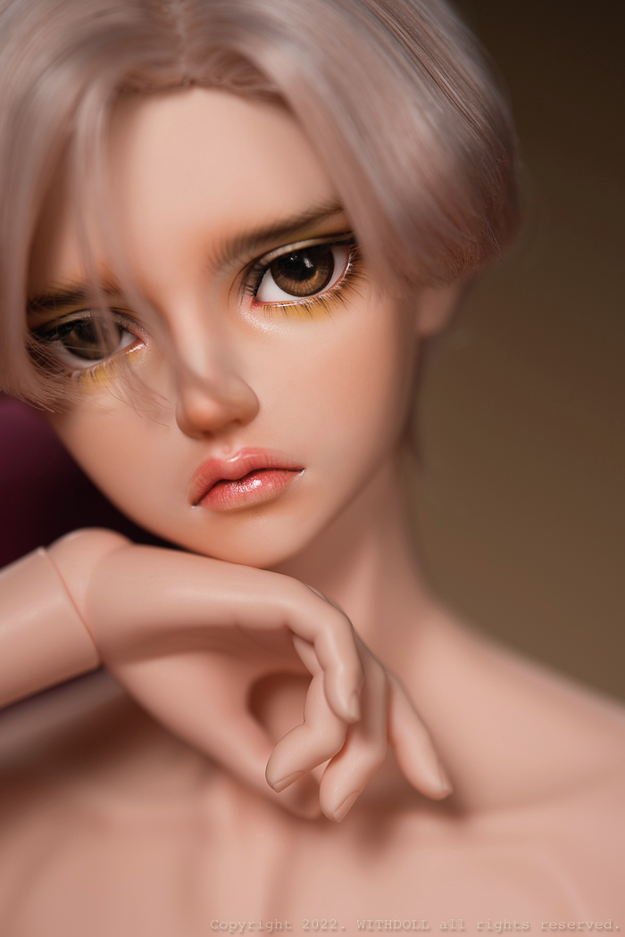 DOLKSTATION's tweet photo. 【即納情報】
WITH DOLLから『Lupin』のご紹介です！
➡️ https://t.co/AQHXmkAPON

静寂を纏うような、涼やかな佇まいが魅力のドール。
静かに見据える眼差しからは、触れれば凍てついてしまいそうなほどの冷涼な温度が伝わります。
静かな威力を持つ姿をご堪能ください！ https://t.co/ZzCO2DBfZ5