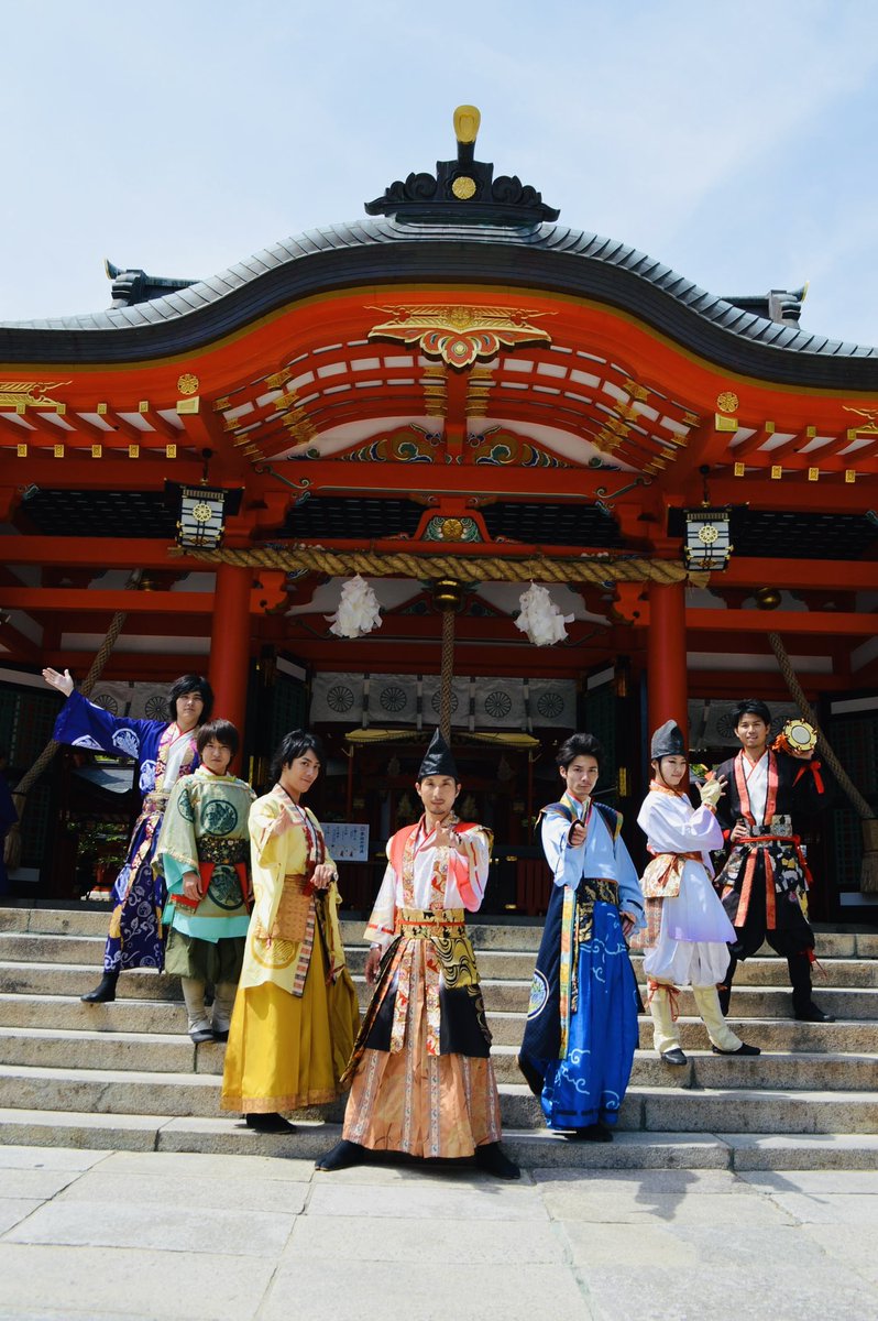 KOBEkiyomoritai's tweet photo. 清盛隊がお昼をお知らせいたしまする
本日は大海夏祭の出演者打合せで生田神社さんへ
8月8日の出演が楽しみにござりまする
スケジュール、出演メンバーの発表は暫しおまちください

そう言えば、本日は七夕。
清盛隊の願いは
「皆様と楽しい15周年演舞を迎えることができますように」
＃清盛隊
＃七夕 https://t.co/XfVciucr3m