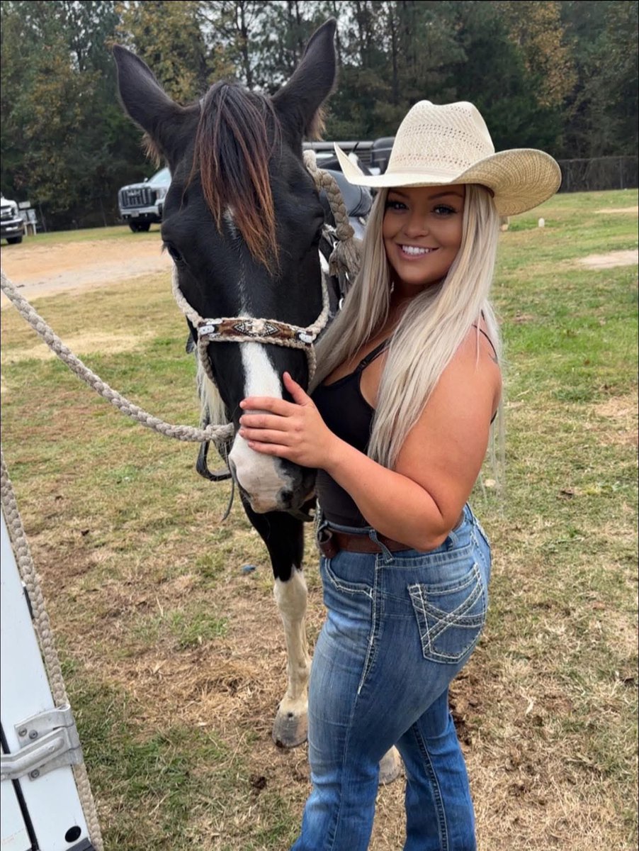 AbbyLeeSanders's tweet photo. https://t.co/3ZZ2FtFcHU