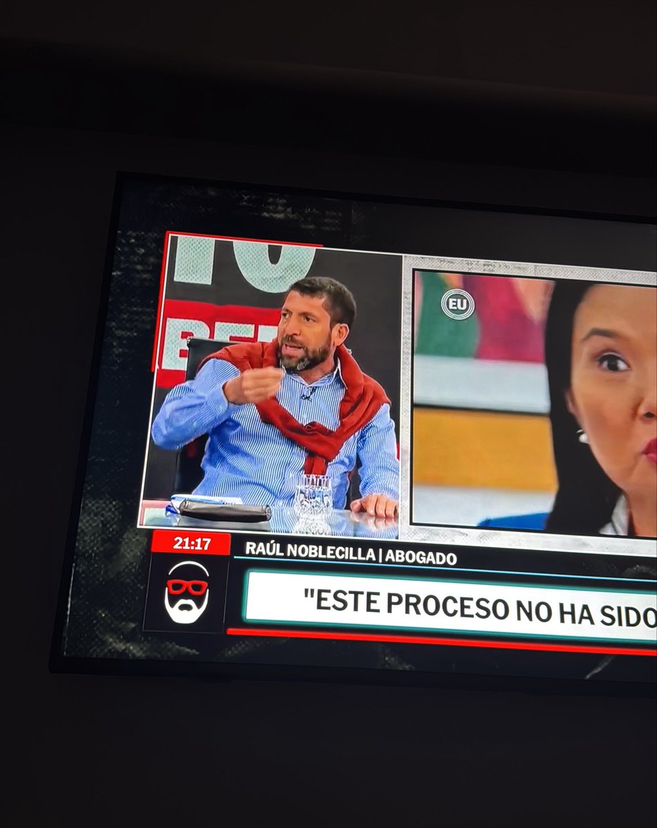 Anarocito's tweet photo. Que hombre tan repugnante, nauseabundo es  @raul_olaechea 🤮🤮🤮🤮🤮🤮🤮🤮 https://t.co/LAYYYJBCD6