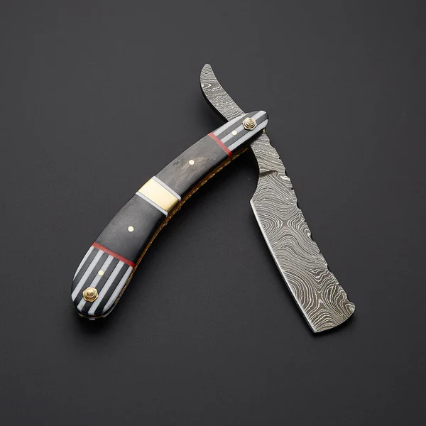 knifeandthings tweet picture