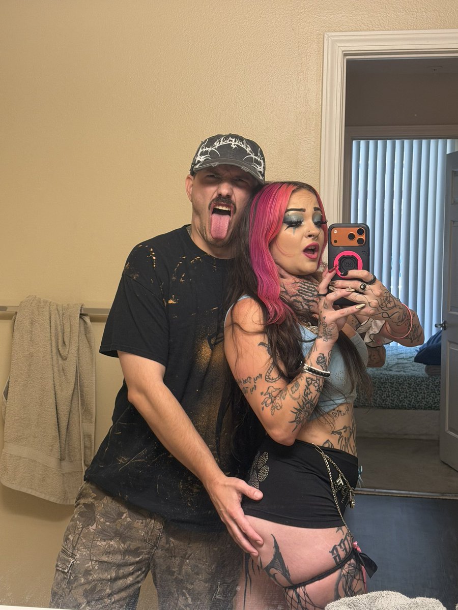 heaarrtbreaak's tweet photo. Such fun times #collab #onlyfans #fansly #altcouple #chaos https://t.co/KoSzZ7FHmK