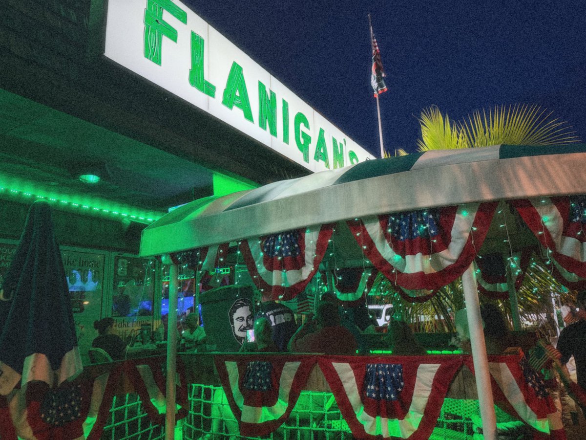 FlanigansFL tweet media