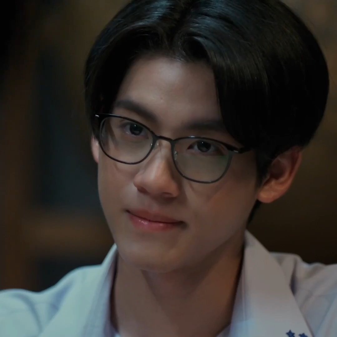 mybabyal07's tweet photo. แอลม่อนกับแว่นนี่ถูกยกเป็นมรดกโลกรึยัง https://t.co/jH6W8Xamkr