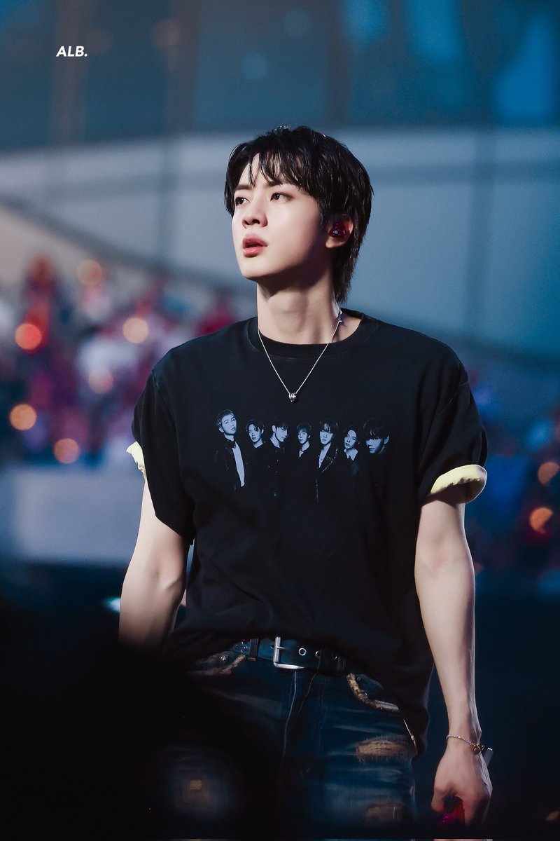 archnamjin's tweet photo. NamJin 🤍🖤 https://t.co/uGnxLMV1M5