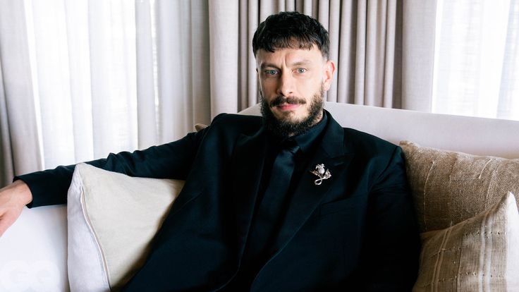 RichardGaddBr's tweet photo. Será que Richard Gadd sabe que ele é o homem mais lindo do mundo? https://t.co/7NtyK5LRBm