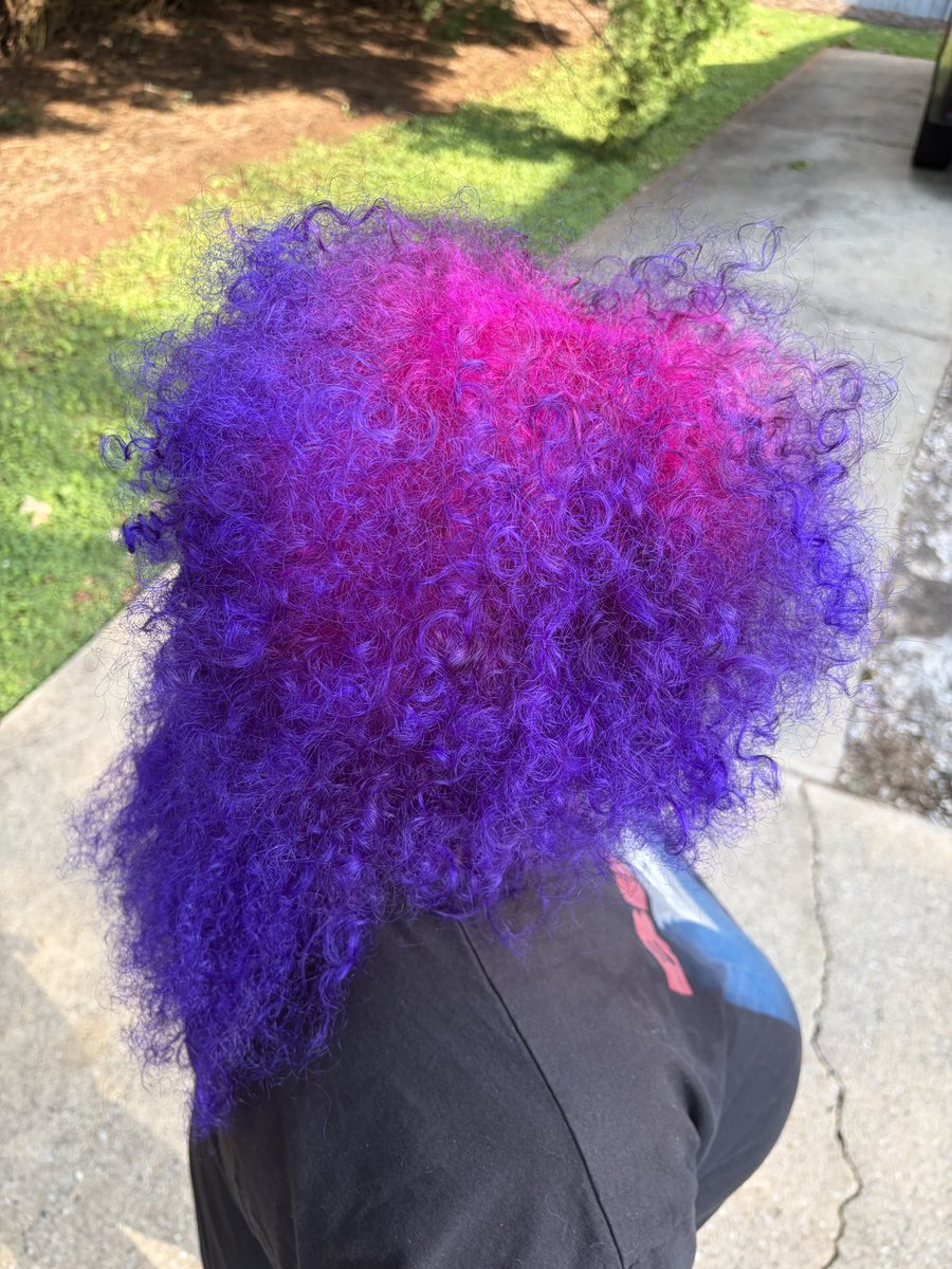 SnailFingas's tweet photo. i present to you: pink ghost roots https://t.co/FYeGsiFxHG