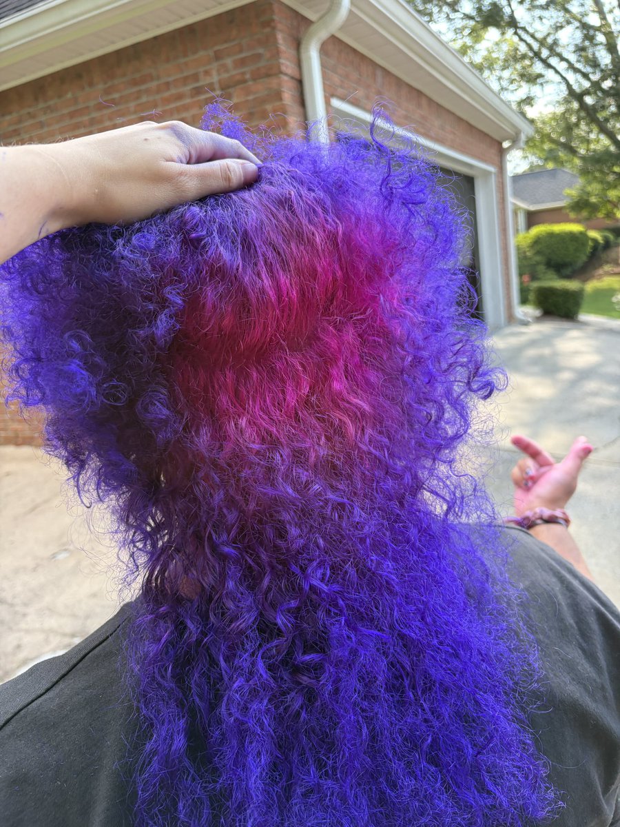 SnailFingas's tweet photo. i present to you: pink ghost roots https://t.co/FYeGsiFxHG