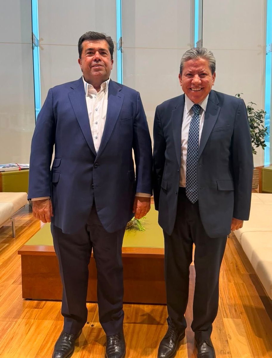 PedrohacesO's tweet photo. Esta tarde sostuve una reunión muy productiva en la ciudad de Zacatecas con el gobernador @DavidMonrealA , con quien conversé sobre las oportunidades que vienen para la entidad en materia de inversión, capacitación y productividad.

Desde CATEM  estamos convencidos de que trabajando de manera coordinada entre gobierno, empresarios y trabajadores, podemos impulsar mejores condiciones y más bienestar para las y los trabajadores zacatecanos.

Seguimos trabajando.

#Zacatecas #Productividad #Empleo