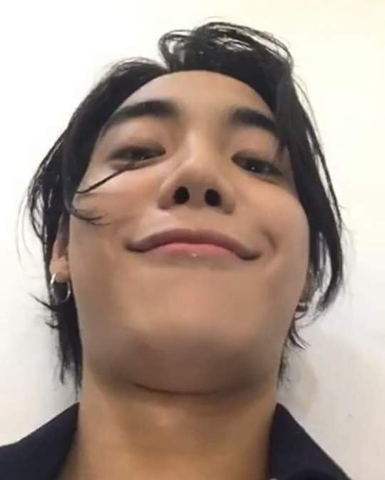 jraeone's tweet photo. @kRuonan aku tahu perasaanmu, dan aku nggak akan membiarkan kamu merasa sendirian, adalah aku kepada Thupatkai lope-lope ku 🤍 https://t.co/d6EmZjFSHI