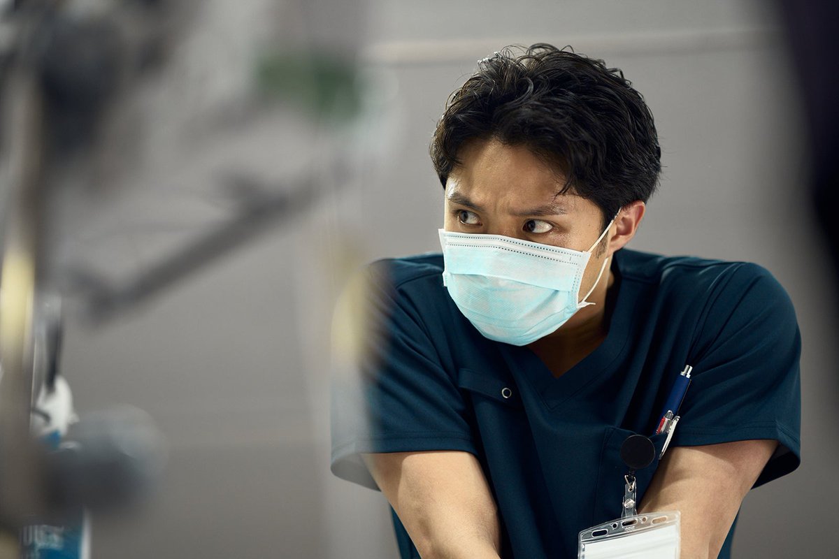 modelpress's tweet photo. 【今夜放送📺️】
「クロスロード ～救命救急の約束～」第1話

遥（今田美桜）、救命の最前線で
“究極の選択”に直面🚑

✍️あらすじ・場面写真
https://t.co/RIDnM5ld4F

＜出演者👤＞
今田美桜、磯村勇斗、寛一郎、泉澤祐希
小雪、赤間麻里子、トラウデン直美
本多力、戸次重幸、船越英一郎ほか https://t.co/He79Dwrchw