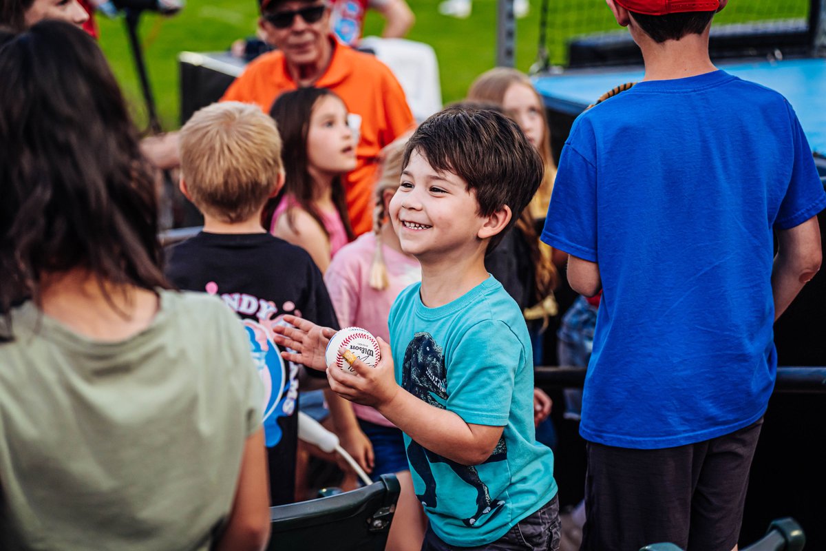 peoriachiefs's tweet photo. Big smiles, even bigger memories.
The Chicago Snowballs are taking over Dozer Park this weekend!

Call the Chiefs’ box office at 309-680-4000 for exclusive suite level tickets! https://t.co/1XvqIzOALX
