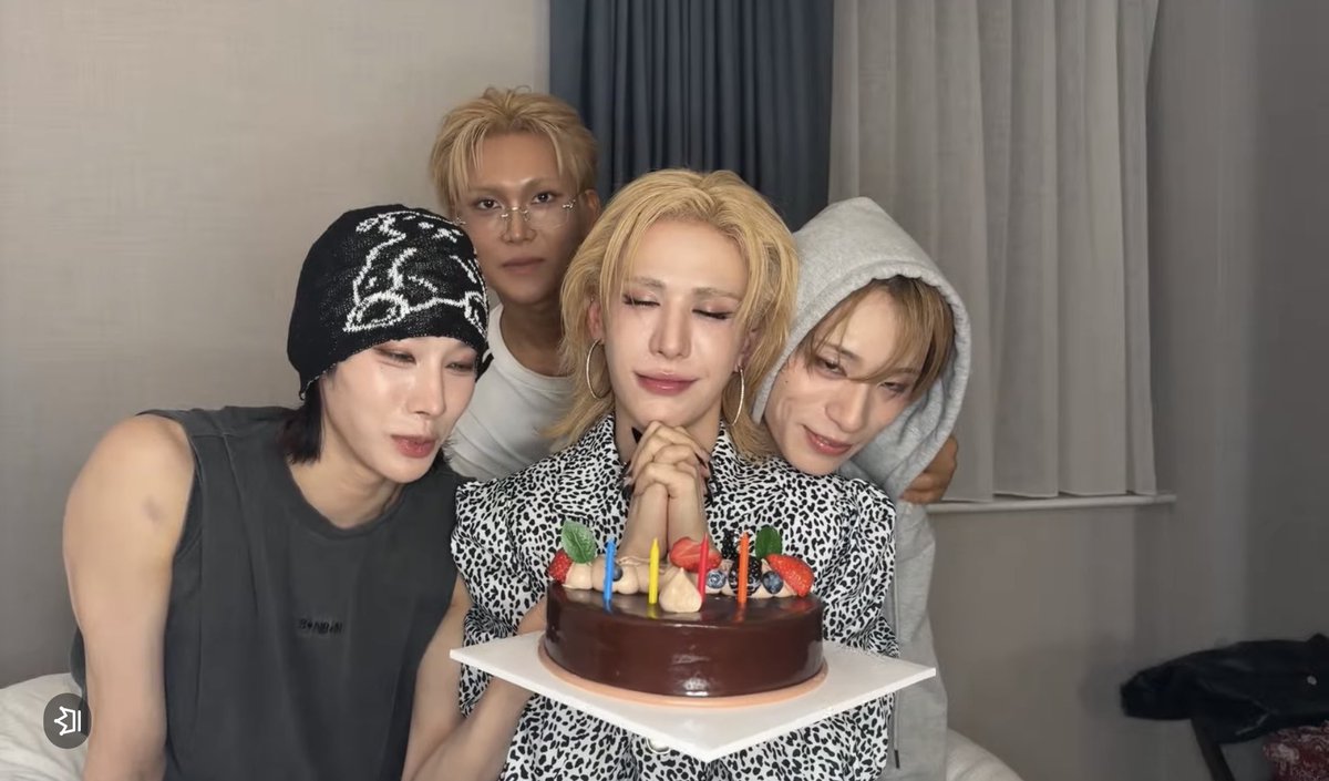 scxntaholic's tweet photo. MY SWEETIESSSSS https://t.co/MwE9iYUI7Y