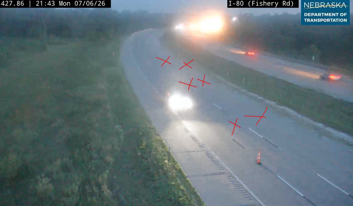 NDOTomaha's tweet photo. #Ashland
Roadwork I-80 EB @ MM 427. The 2 left lanes are closed. Keep right in area. https://t.co/yJZHt3GdrZ