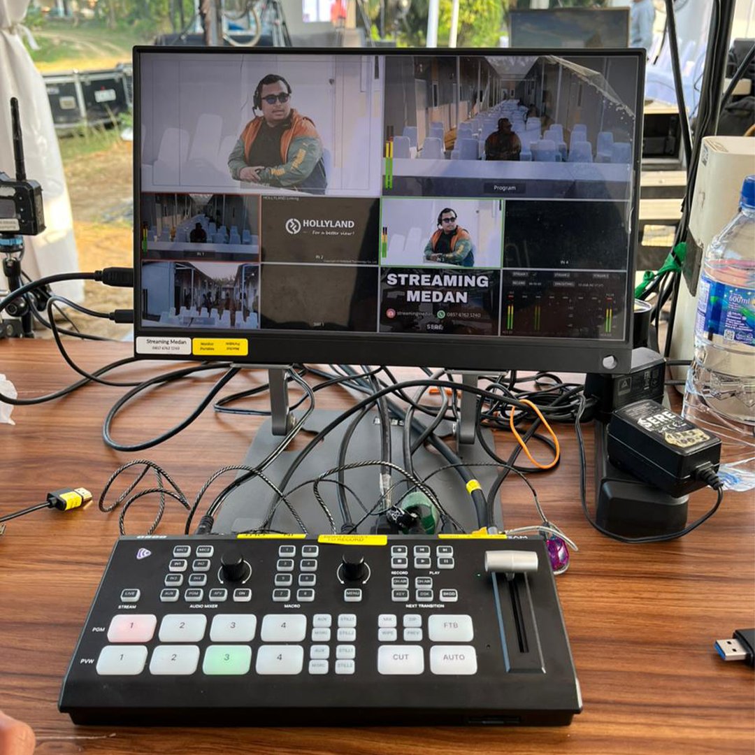 osee_tech's tweet photo. ⏺️ Streaming live from a nationwide teleconference in Indonesia
#OseeGoStreamDeck
📸 by @sam_oliverbutar
.
.
#OseeTech #OseeGoStream #GoStream #GoStreamDuet #livestream #livestreaming #videocreator #youtuber #contentcreator #multicamera #hdmiswitcher #hdmimixer https://t.co/rDiVoHISua