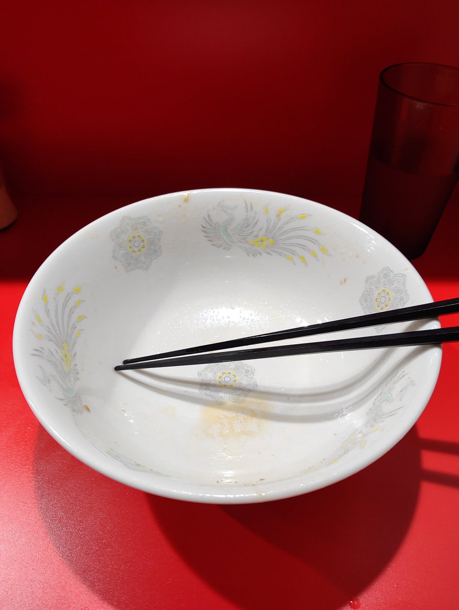 kousei_hinata's tweet photo. #66 ラーメン二郎名古屋大曽根店
小豚そのまま

梅雨の晴れ間に訪麺。開店時は20人。火曜日は狙い目かも😊
普段より豚が厚切りです！これだけで腹一杯になってしまいそうです😅
スープは微乳化で安定してきたかな。何せ美味し過ぎです🥰
今日もKKでごちそう様でした🙇
退店時の外待ちは10人ほど。 https://t.co/tq0RSa6ZR3