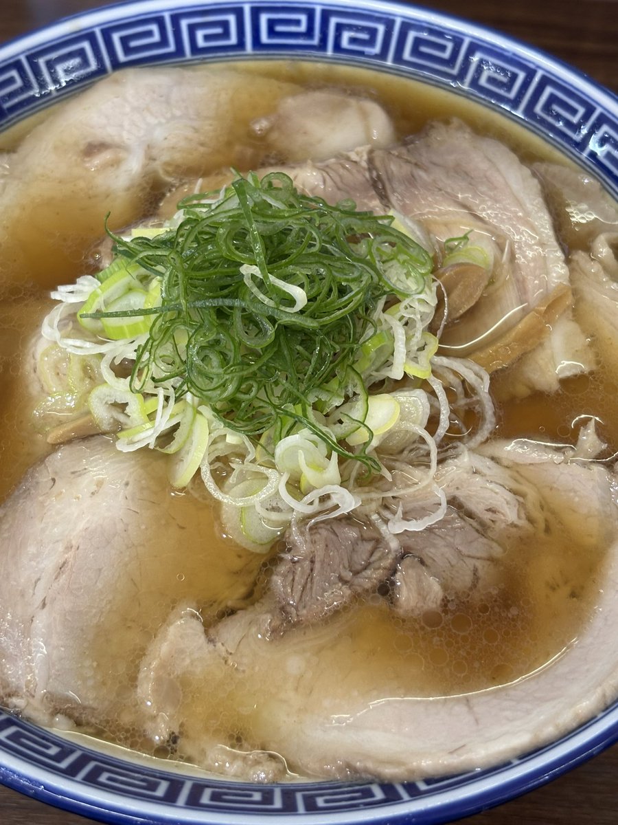 hide3deyoro's tweet photo. 中華そば　 琴の　さん

チャーシュー麺（あっさり）¥1,300

ご馳走様でした🙏🙏🙏

#ラーメン
#中華そば
#チャーシューメン
#鶴岡 https://t.co/DAs7GOkSek