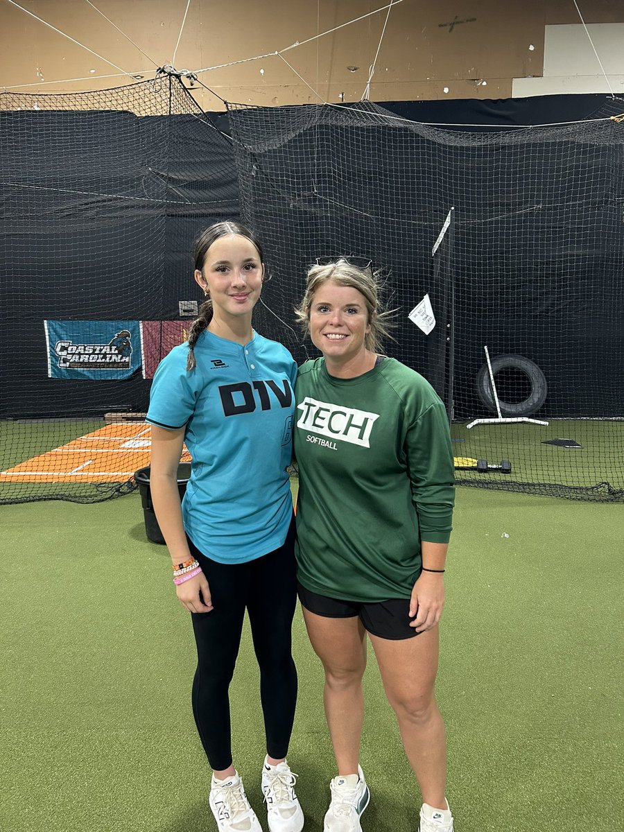 ElizabethK0404's tweet photo. Had a great time showcasing my skills and learning at the Arkansas Tech Hitting Camp today! Thank you to @jtjones00 for the great feedback on my hip rotation and not twisting my back foot as much. 

@D1Vision_Elite @d1vision_sb @EricJar08972519 @Coach_Cj_Simons @HGCardsSoftball @ATU_Athletics
