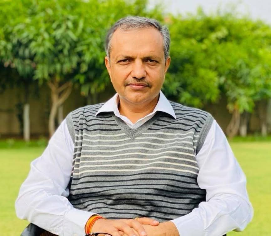Mla4Uchana's tweet photo. चरखी दादरी से कर्मठ व ऊर्जावान मेरे साथी विधायक भाई सुनील सांगवान जी को जन्मदिन की हार्दिक बधाई एवं शुभकामनाएं।

आपकी सोच और नेतृत्व में चरखी दादरी विकास और उन्नति के पथ पर अग्रसर रहे इसी के साथ ईश्वर से आपके स्वस्थ, सुखी एवं दीर्घायु जीवन की मंगलकामना करता हूं।

@sunilsangwanckd https://t.co/z5AZ3IglHG