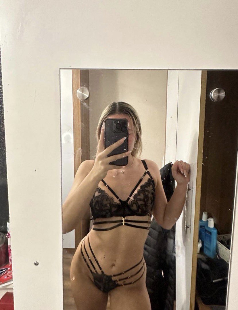 Ginamaex's tweet photo. COLLAB COMING SOON!! @AliceC2005 some real spicy content coming soon🫣 gonna be a naughty one, go show this gorgeous girl some love on her page too🌶️❤️ https://t.co/tVqic1elfL