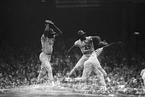 Jimfrombaseball's tweet photo. "Between games, Willie Mays came over to me & said:
‘Now, in second game, you’re going up against Bob Gibson.’
I only half-listened to what he was saying.
So I walked up to the plate the first time and started digging a little hole with my back foot.
No sooner did I start digging that hole than I hear Willie screaming from the dugout:
‘Noooooo!’
Well, the first pitch came inside.
No harm done, though.
So I dug in again.
Next thing I knew, there was a loud crack and my left shoulder was broken.
I should have listened to Willie Mays."
Jim Ray Hart on Bob Gibson
