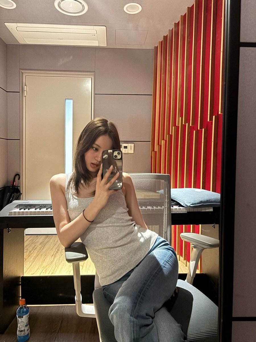 niziupics's tweet photo. 260706 | @/ninamnkh_ Instagram Update 2/3
#NiziU #ニジュー #니쥬 @NiziU__official #NINA #ニナ #니나 https://t.co/lLxFsuZGcm