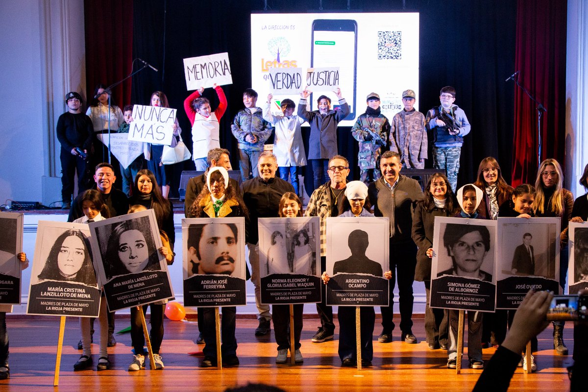 GobDeLaRioja's tweet photo. Más de 80 expositores, editoriales, librerías, bibliotecas populares, escritores, escritoras y cientos de artistas forman parte de una programación con presentaciones, charlas, actividades para las infancias, espectáculos y propuestas para toda la familia. https://t.co/0RGl4m5lUv