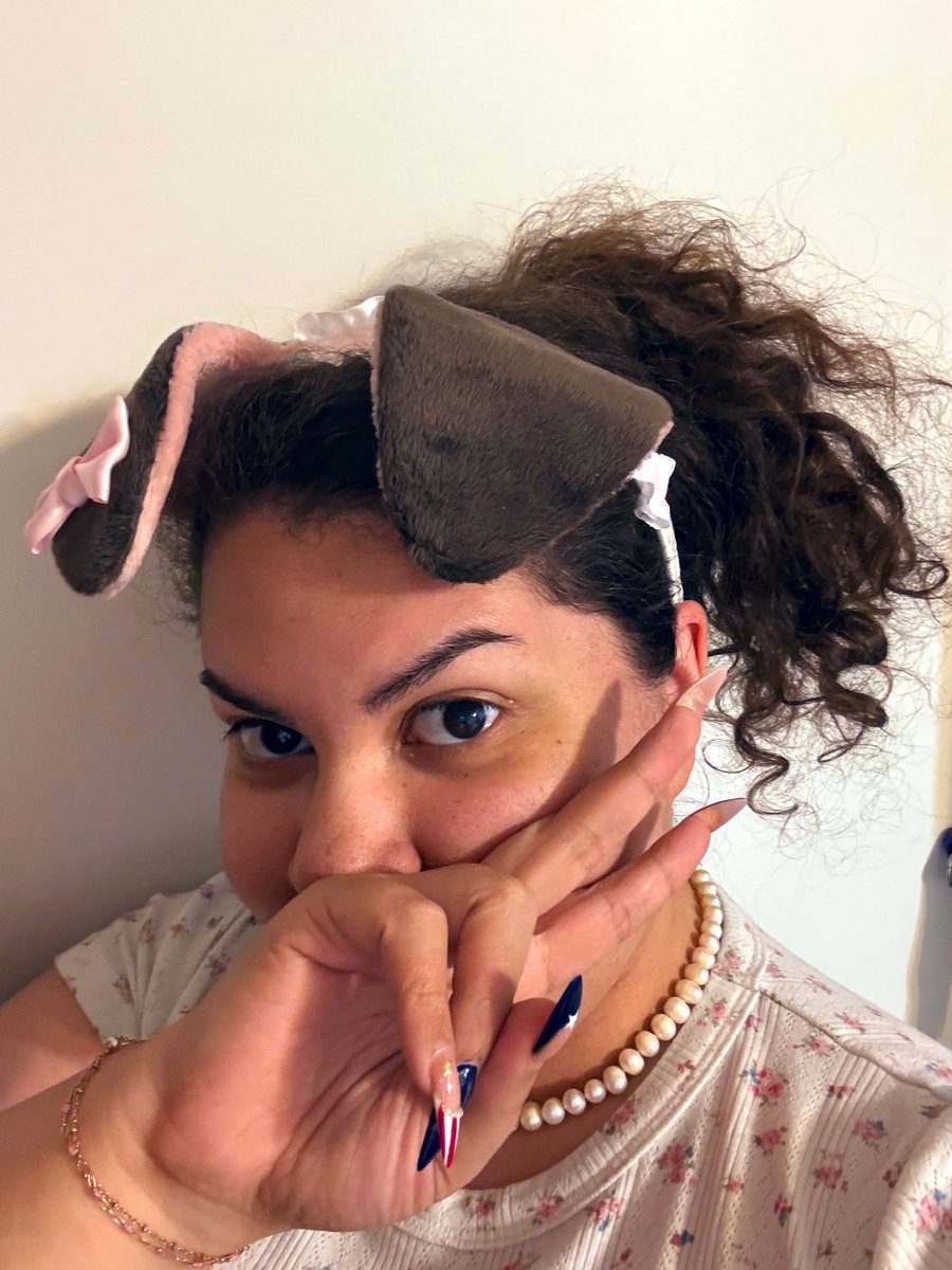 SuccubiStar's tweet photo. Sorry I’m a mess, I just got home after a super long drive but my new ears came in the mail today!!! https://t.co/k2TGBiwl35