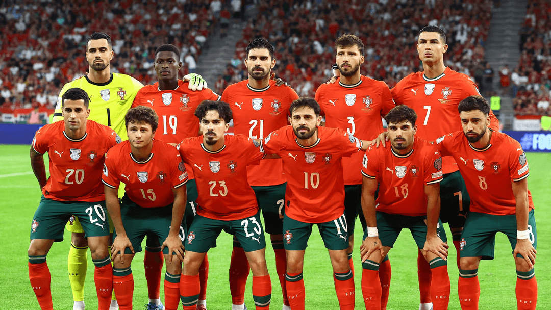 Mundo_MadridCF's tweet photo. A partir de hoy dejaron de tener el apoyo de todo el mundo del futbol. Porque solamente los apoyamos por Cristiano Ronaldo, pero a partir de hoy cada uno de ustedes se puede ir muy a la mierda mercenarios hijos de la gran puta.

Todo lo que son se lo deben a Cristiano Ronaldo, pero que ahora que ya no estara el, les deseo lo peor a su puta seleccion y nunca, pero nunca los volveremos a ver  igual.