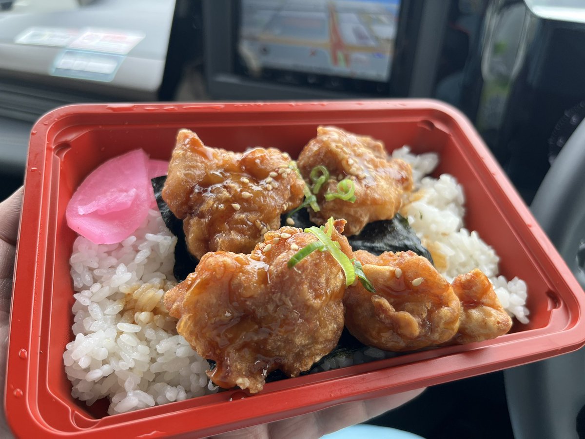 Toshigorou1's tweet photo. 岡山名物と書いてあったので
鶏めしを食う

そして岡山に来たらこれはゲット https://t.co/pWNCRmQlKI