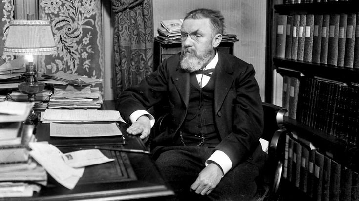 Math_files's tweet photo. Mathematics is the art of giving the same name to different things.

--Henri Poincaré ✍️ https://t.co/g4czLSX5sd