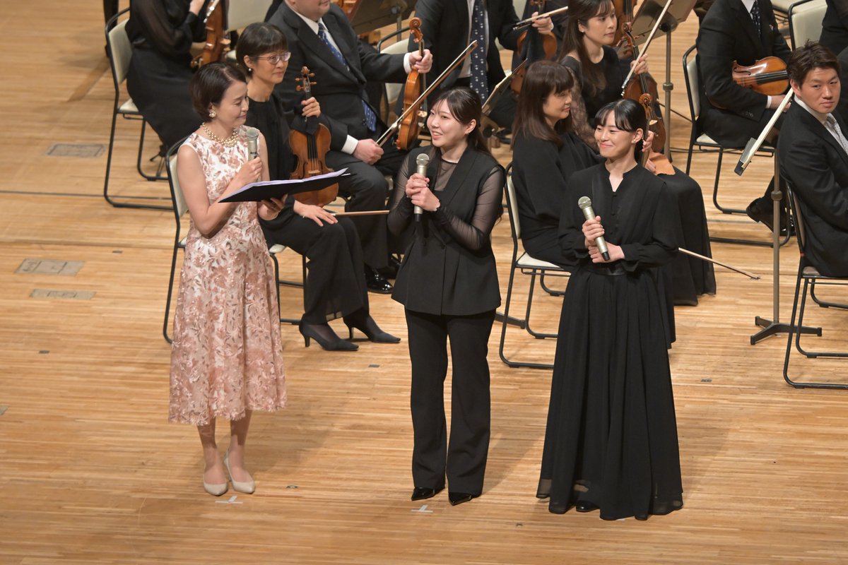 NHKSO_Tokyo's tweet photo. #N響 ウェルカム・コンサート
2026年7月6日(月)
NHKホール

#nhkso #ウェルカムコンサート

「N響ウェルカム・コンサート」では、N響メンバーや出演者による楽しいトークコーナーも繰り広げられました。

ナビゲーターの #大林奈津子 をはじめ、
コンサートマスター #長原幸太
新入団楽員のヴィオラ #栗林衣李、ヴァイオリン #清水伶香
ソリスト #中原梨衣紗
指揮 #原田慶太楼
ソリストでN響メンバーの #早川りさこ
が登場。

演奏の聴きどころや楽曲への思い、N響での活動など、それぞれの視点からたっぷりと語り、会場は和やかな雰囲気に包まれました🎶

N響楽員や出演者の生の声に触れながら、演奏とともにN響の魅力をお楽しみいただきました✨