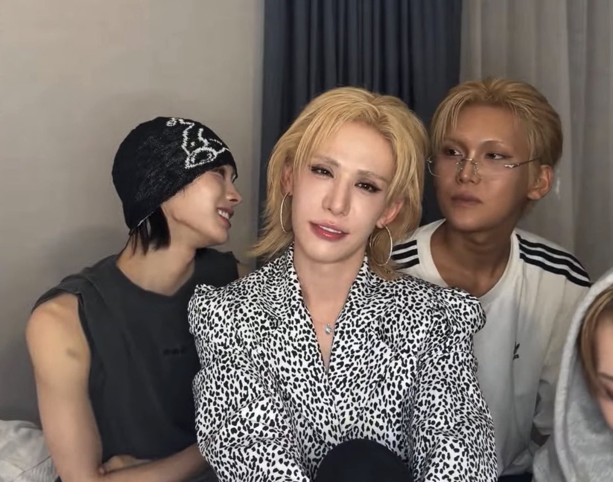 Lavendermuti's tweet photo. Rui girl stand up https://t.co/gMA1CVlgLn