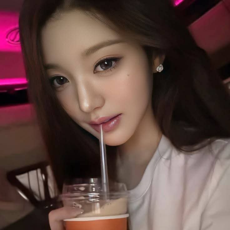 woniiee22_'s tweet photo. Hello baby!
 #장원영 #JANGWONYOUNG #IVE #아이브 #원영 #アイヴ #ウォニョン #张员瑛 https://t.co/uyeMb1KfJf