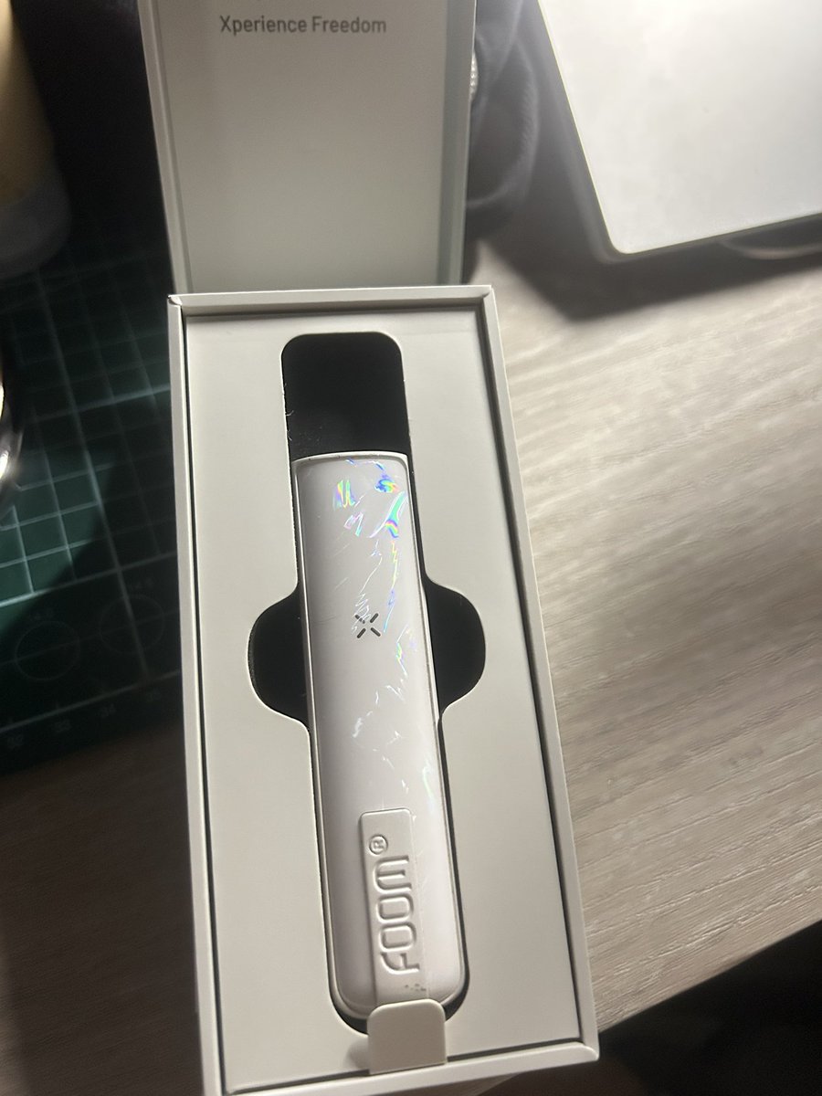 okiidiiw's tweet photo. @rkive12994 foom pod x signature white crystal new lengkap &amp; free liquid 290rb https://t.co/HPiPqZvZZ8