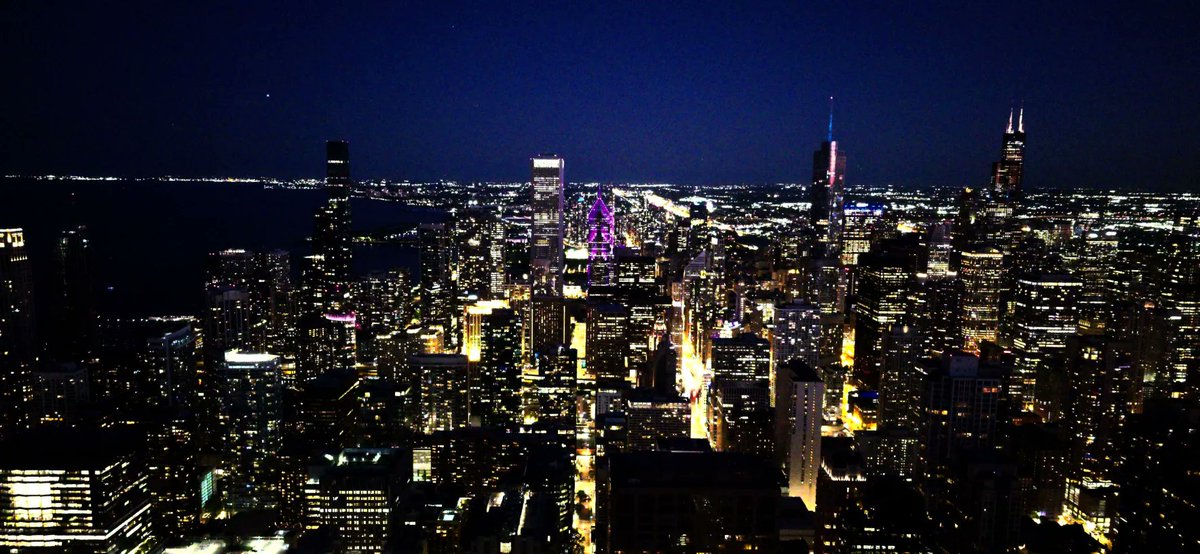 HaiSpleenDesu's tweet photo. YOOOOO Calli suggested Chicago as the next EN concert location at at the end of Wawa's stream!

PLEASE PLEASE PLEASE PLEASE PLEASE PLEASE PLEASE

LOOK AT HOW BEAUTIFUL THE CITY IS AND IT'S CHEAPER THAN LA OR NYC https://t.co/uEh7w71YOx