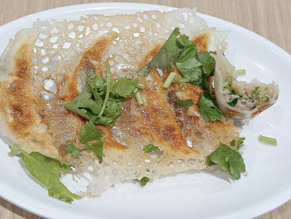 WINEandBREAD's tweet photo. イオン川口で、ランチ　#パクチー餃子 https://t.co/fpoVllTVAa