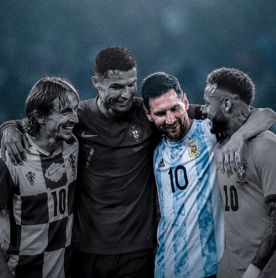 _Savanpatel0's tweet photo. When the biggest rivals put everything aside and just smile♥️
Hope GOAT Ends with Cup in hand for his brothers🫶🏻
#cristianoronaldo #Neymar #Modric #Messi #worldcup https://t.co/i4P1IjJ5vK